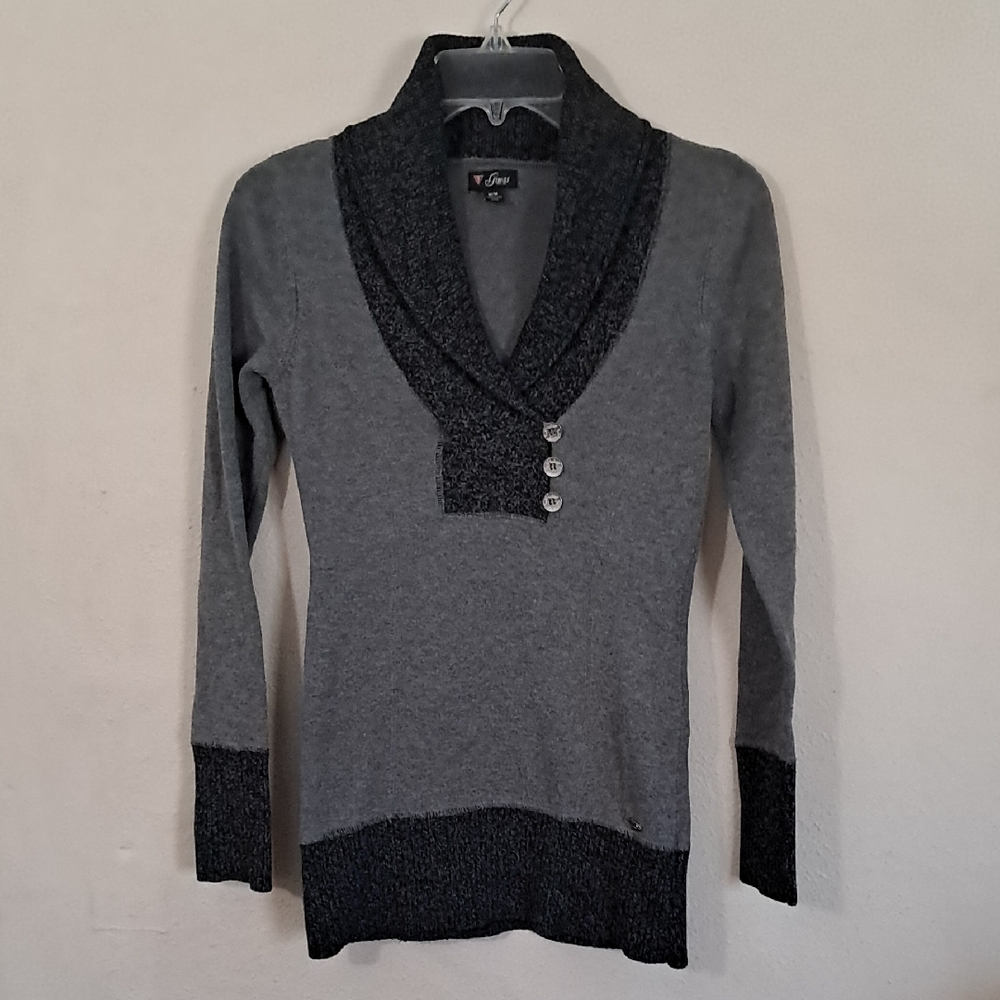 Guess Women's Size Medium V-Neck 100% Cotton  Sweater